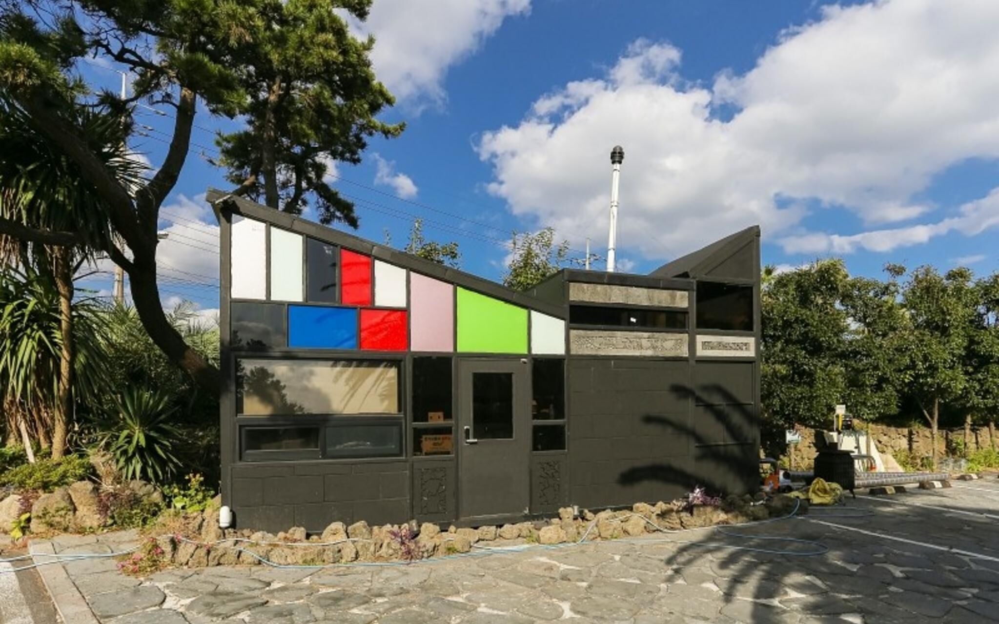 Seogwipo Black Land Lace Spa Pension