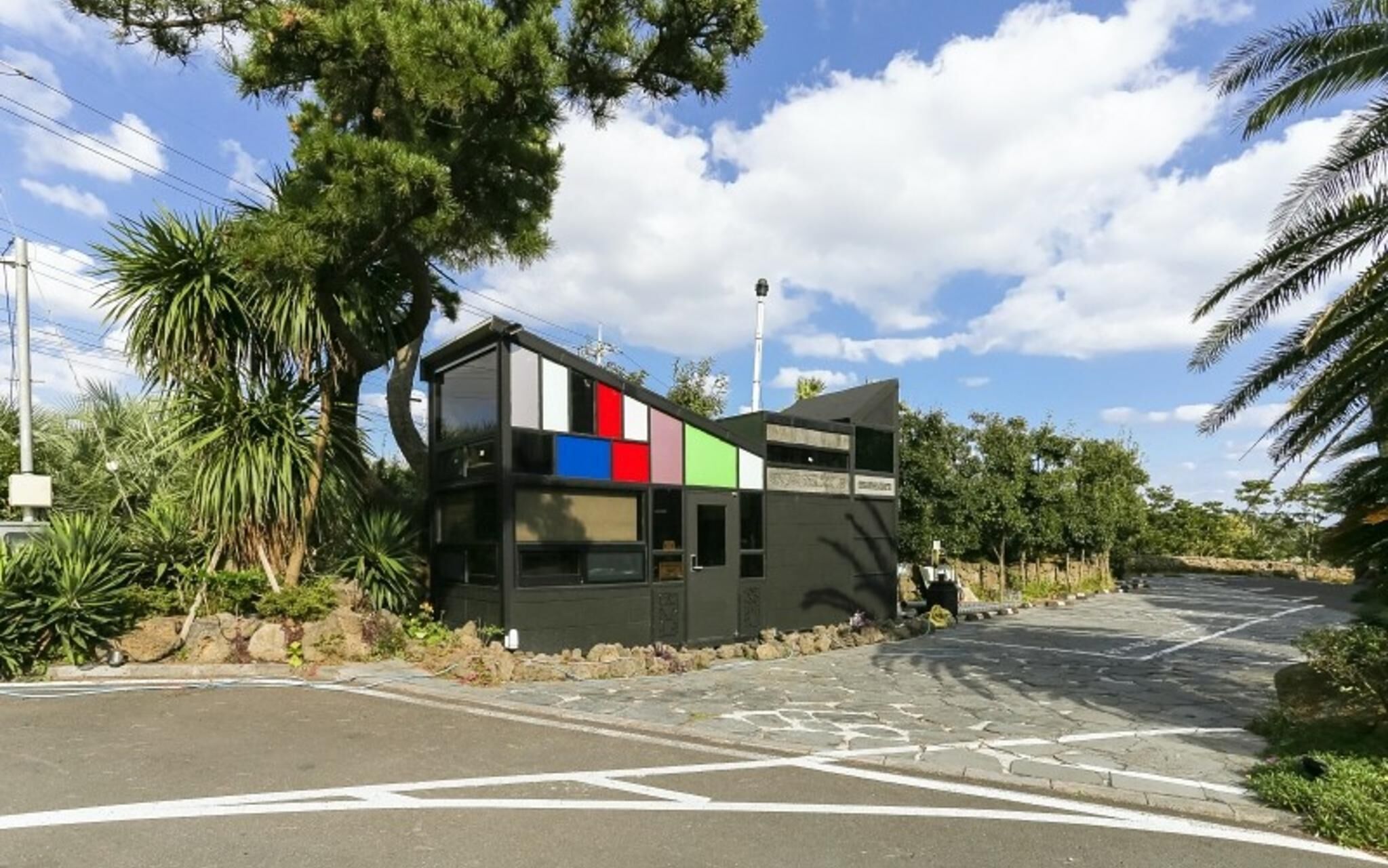Seogwipo Black Land Lace Spa Pension