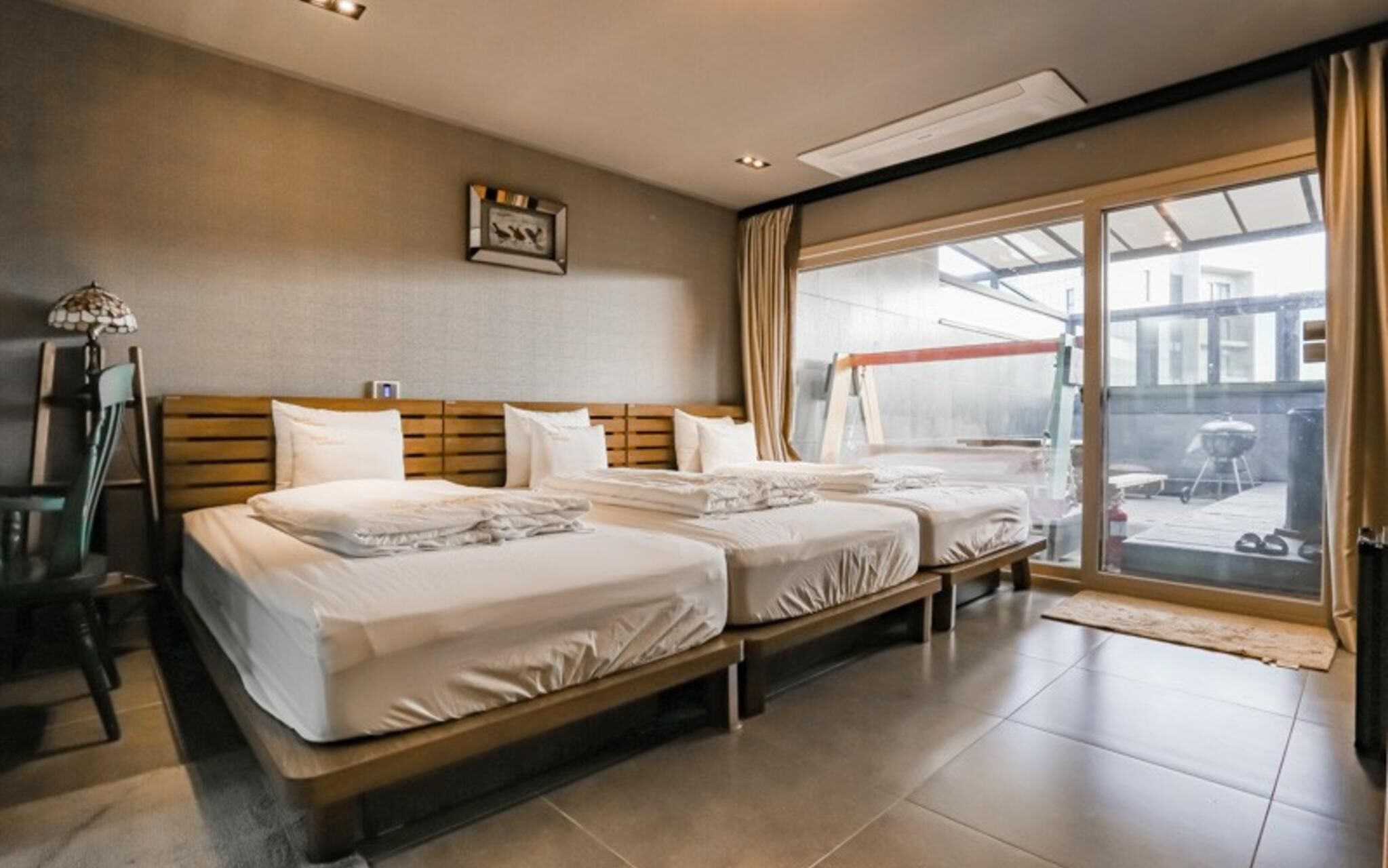 Seogwipo Black Land Lace Spa Pension
