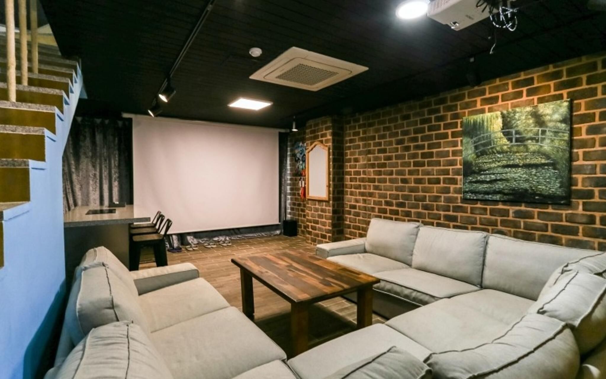 Seogwipo Black Land Lace Spa Pension