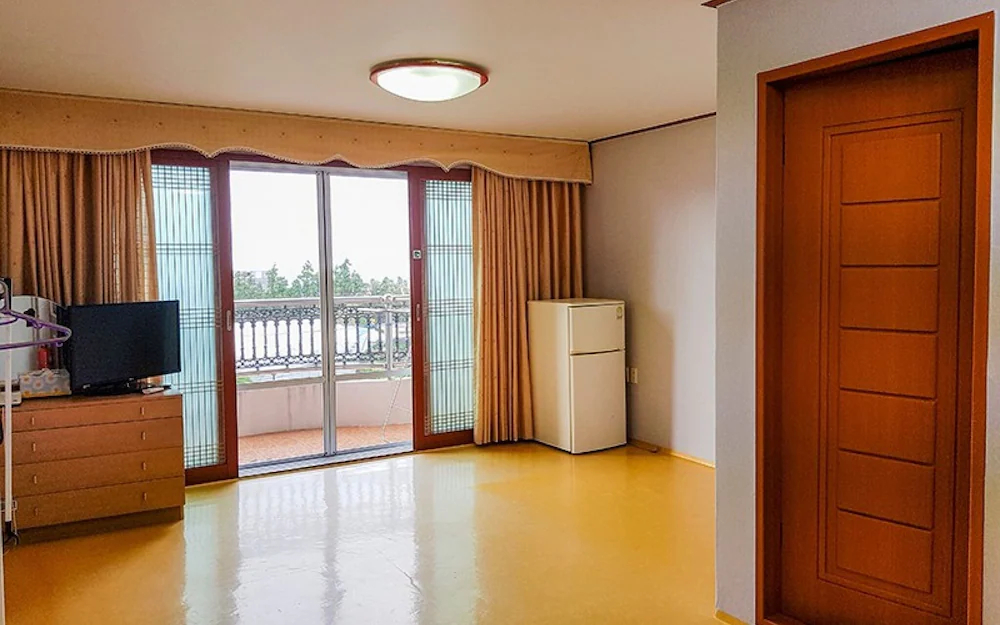 Seogwipo Jayudosi Pension