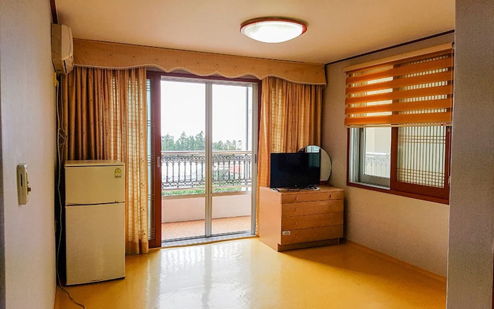 Seogwipo Jayudosi Pension