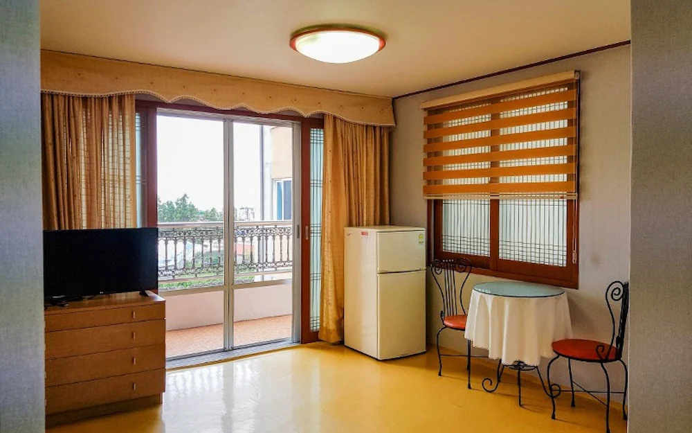 Seogwipo Jayudosi Pension