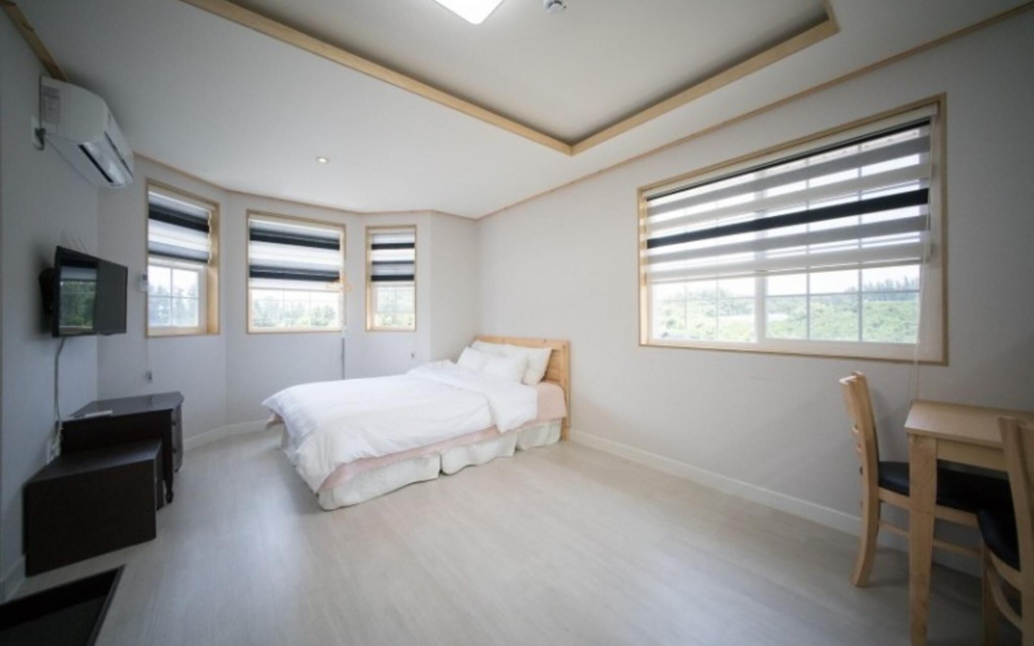 Seogwipo Jeju Mido Pension