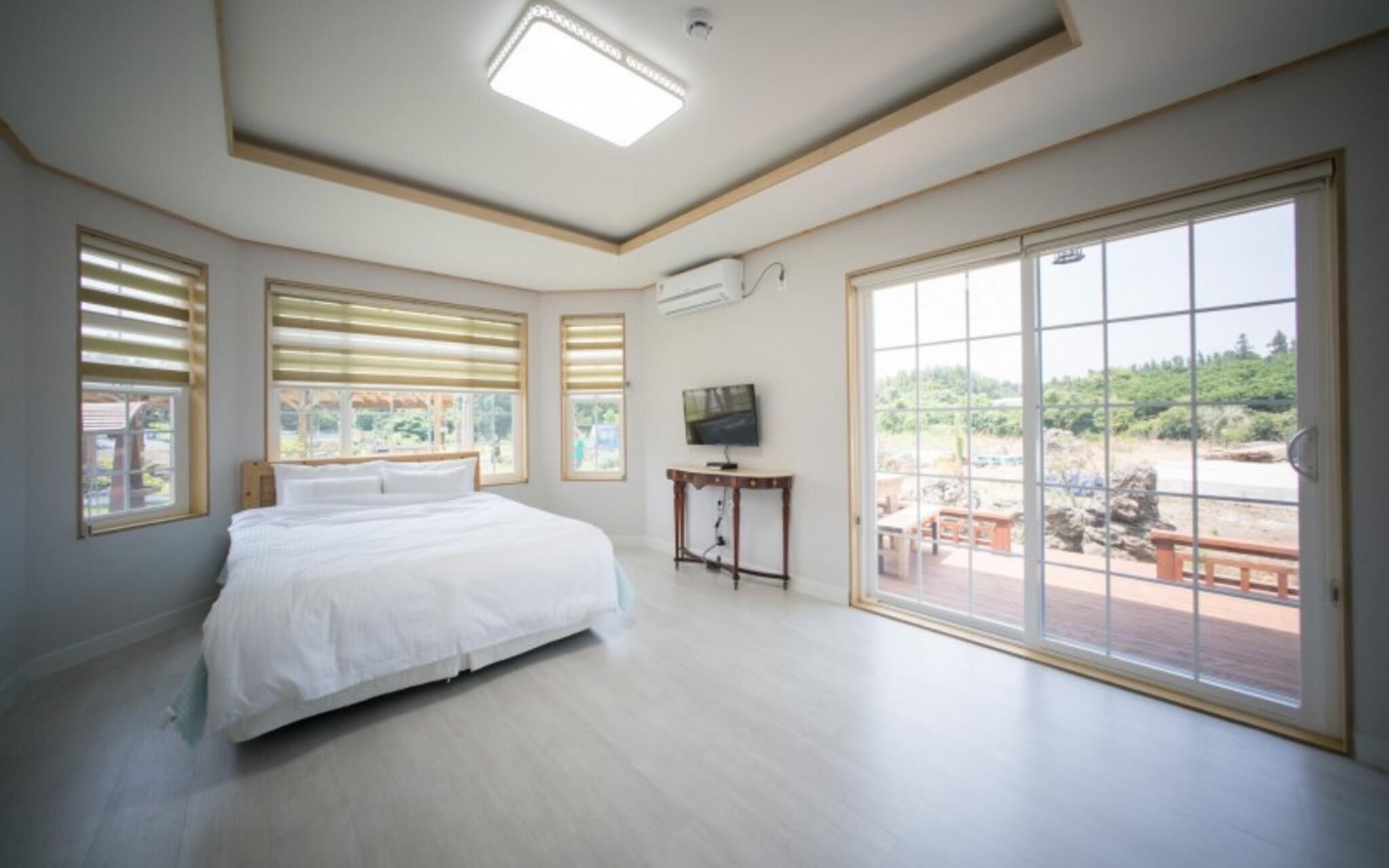 Seogwipo Jeju Mido Pension