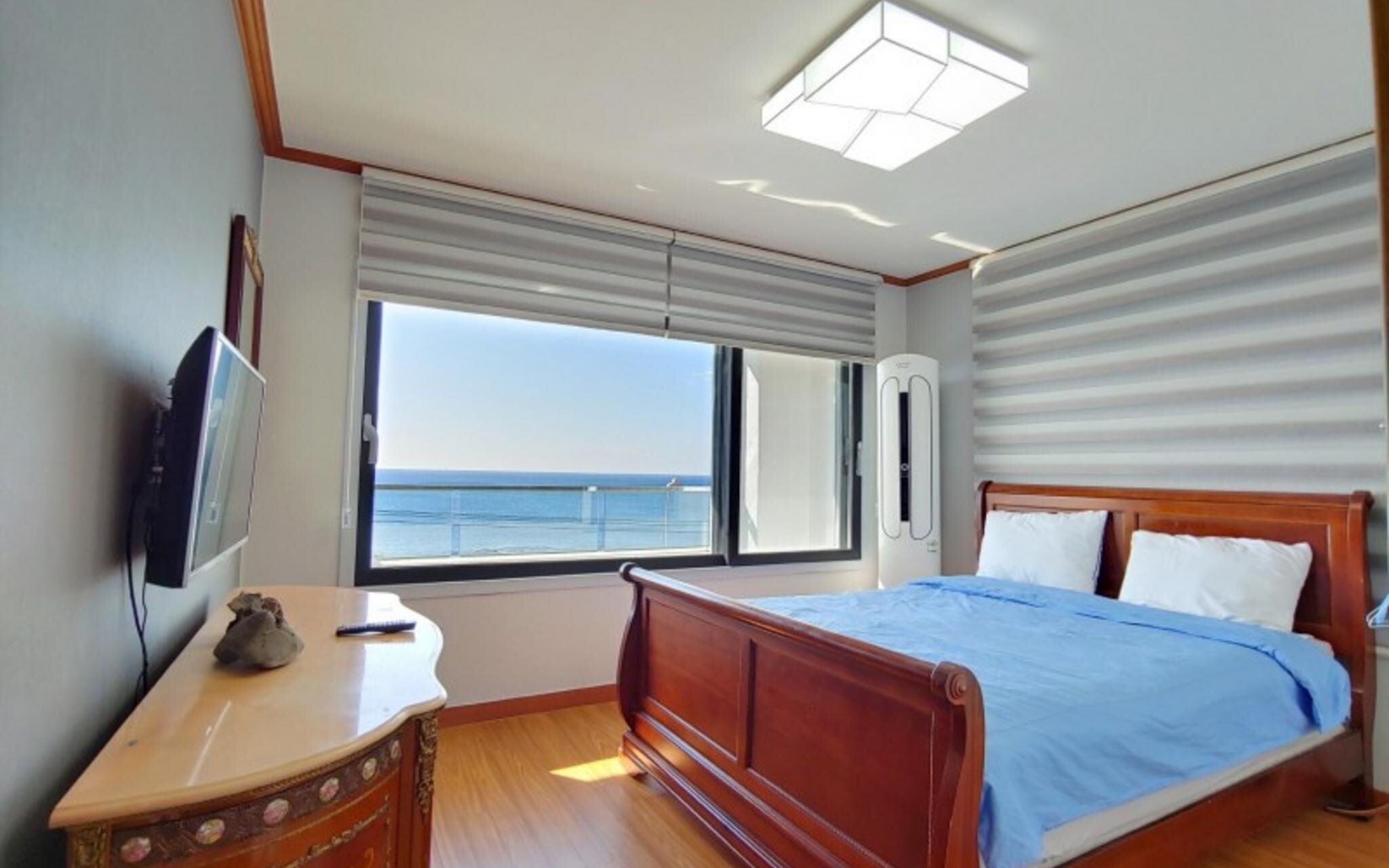 Seogwipo Jijunghae Pool Villa Pension