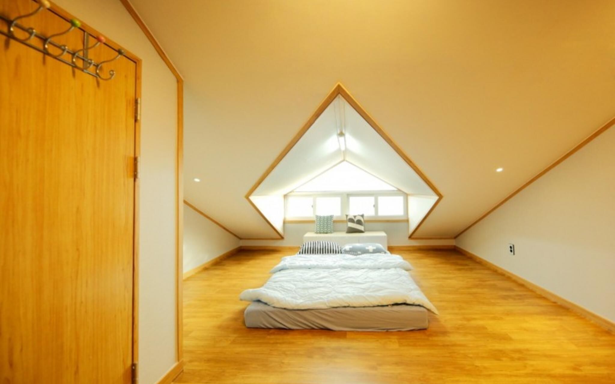 Seogwipo Jijunghae Pool Villa Pension