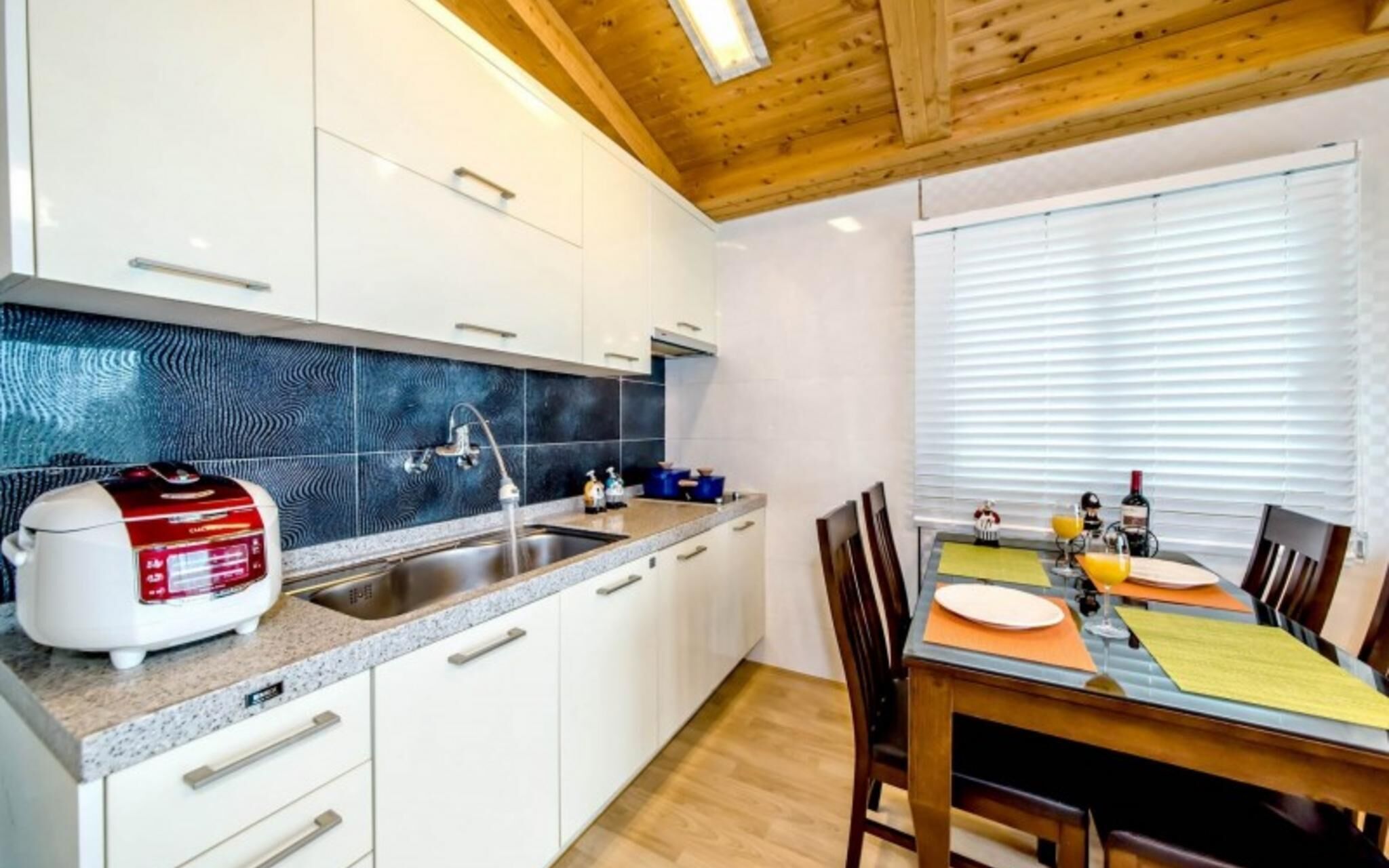 Seogwipo Jungmun Happy Sketch Pension