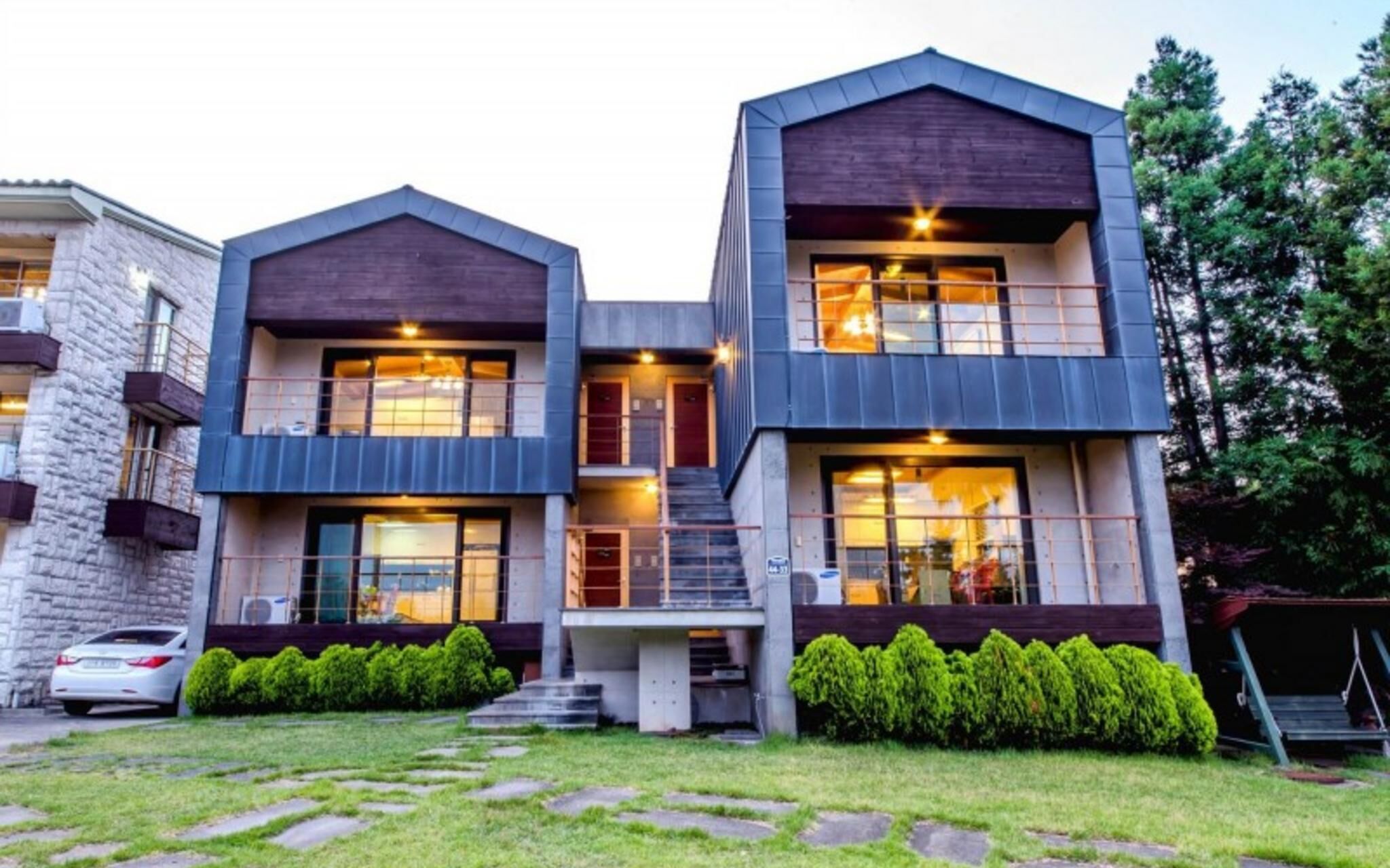 Seogwipo Jungmun Happy Sketch Pension