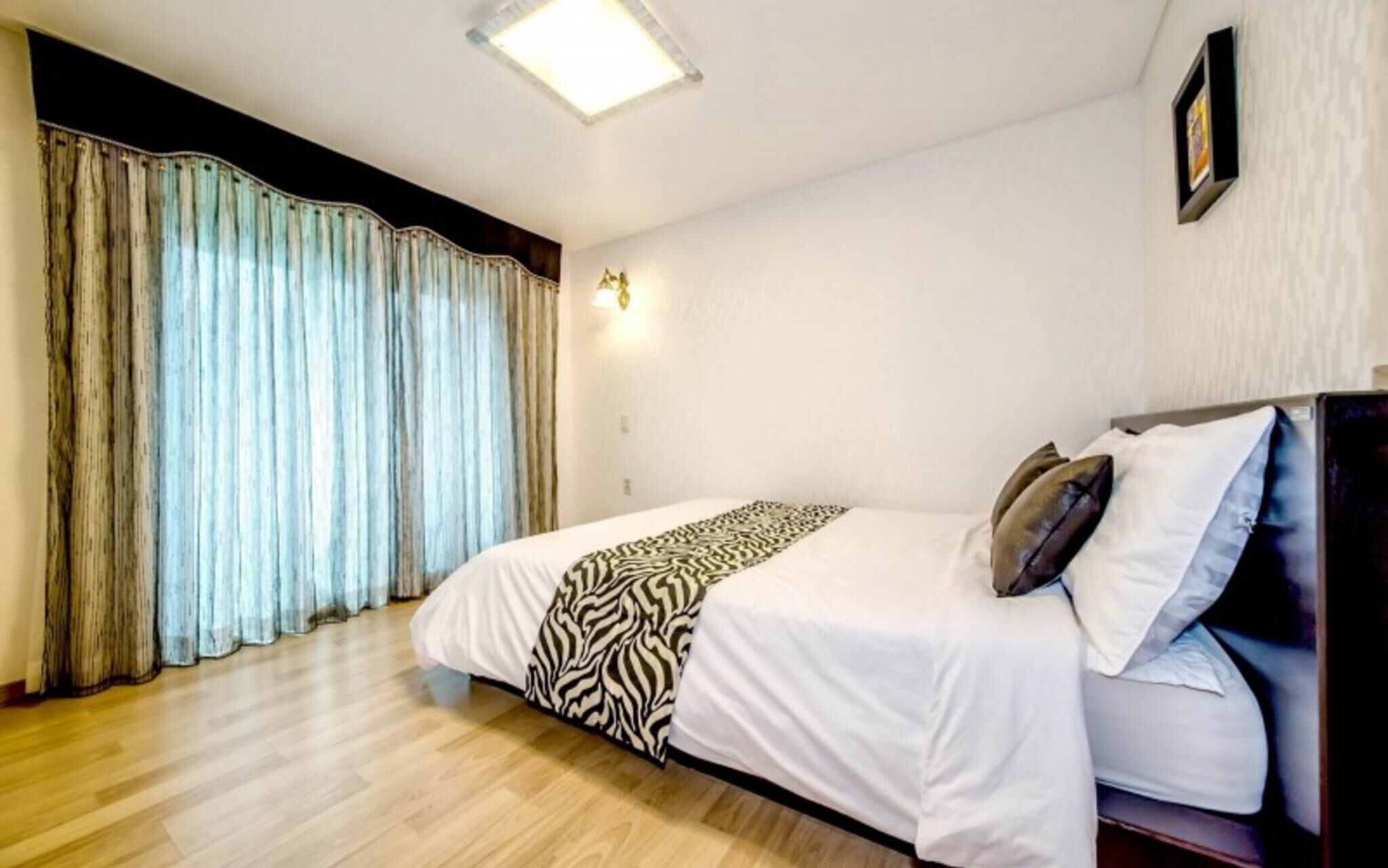 Seogwipo Jungmun Happy Sketch Pension