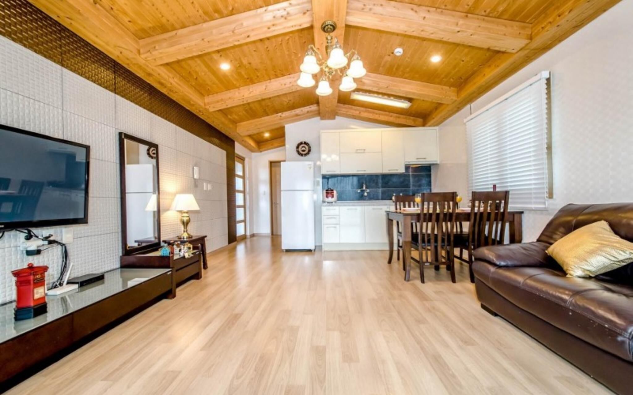 Seogwipo Jungmun Happy Sketch Pension
