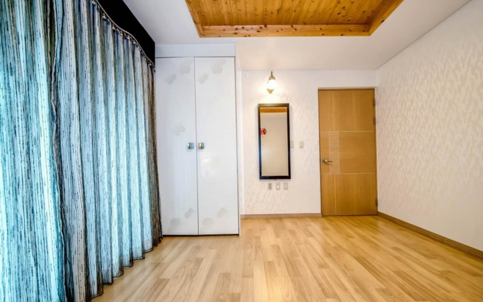 Seogwipo Jungmun Happy Sketch Pension