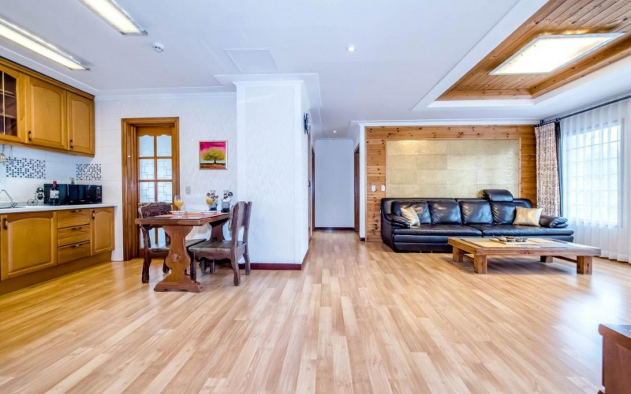 Seogwipo Jungmun Happy Sketch Pension