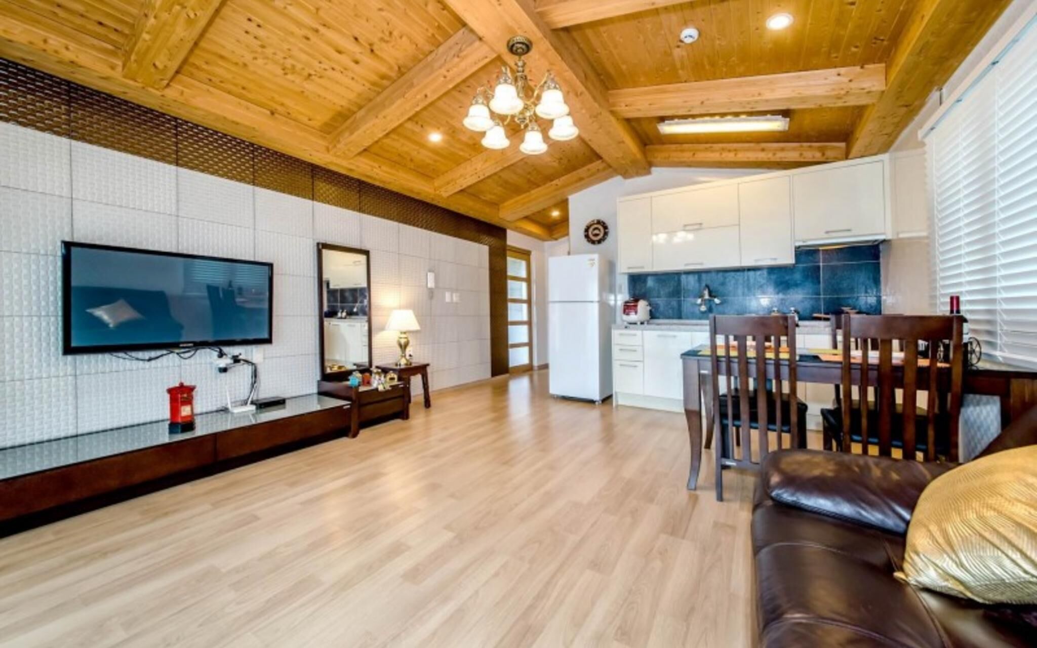 Seogwipo Jungmun Happy Sketch Pension