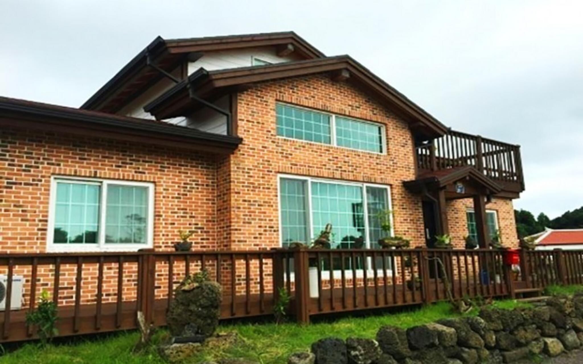 Seogwipo Pyeonbaekyunang Pension