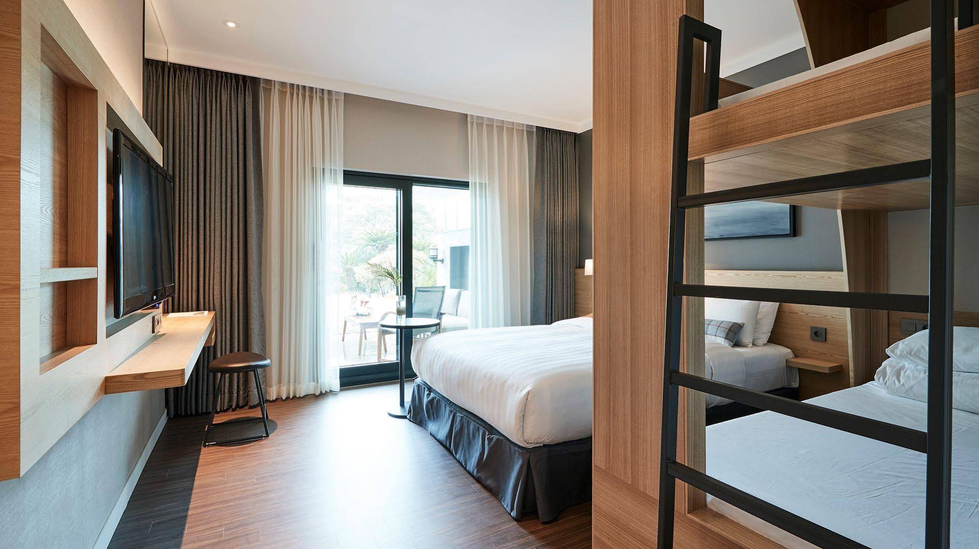 The Suites Hotel Jeju