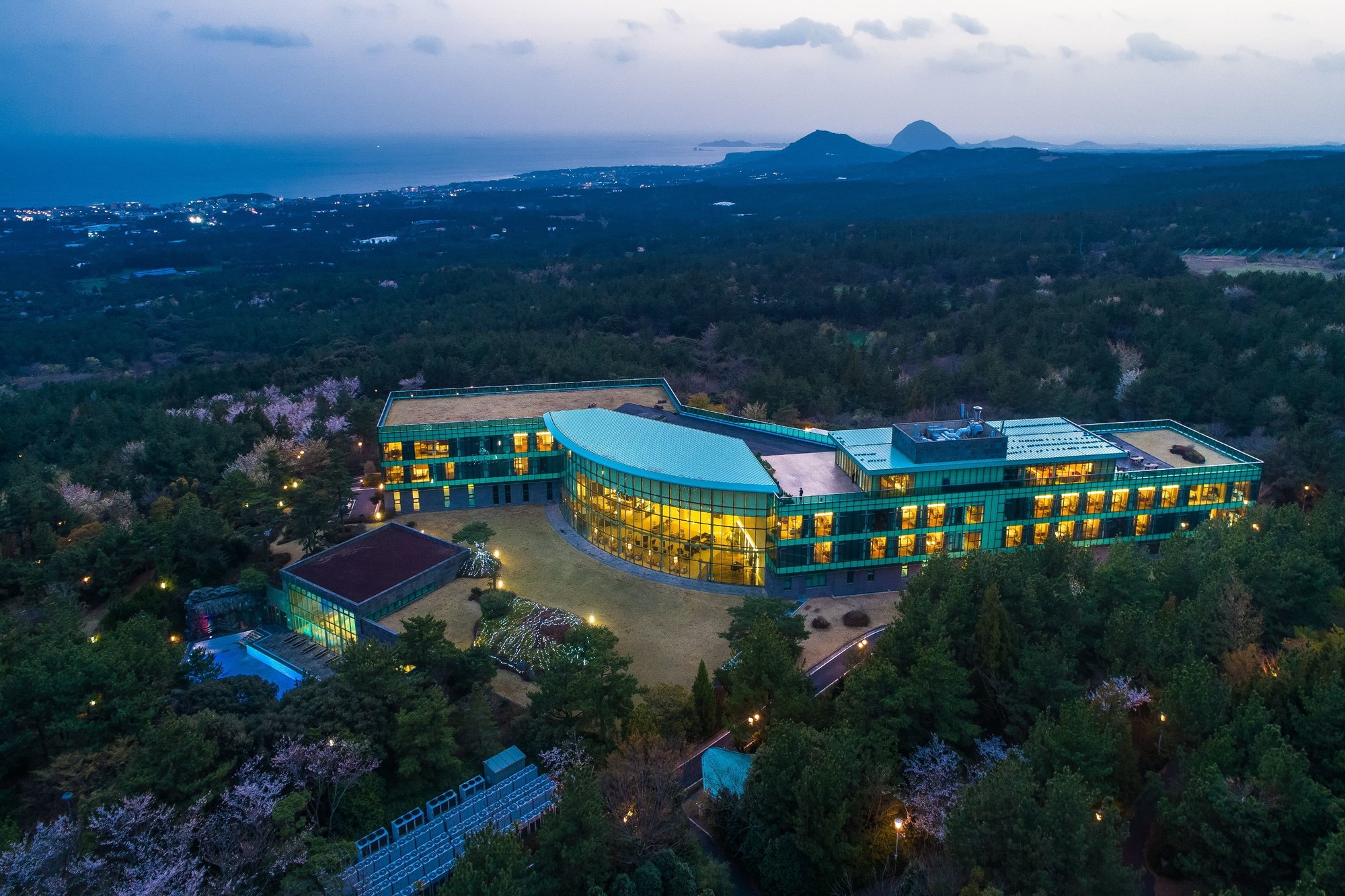 The We Hotel