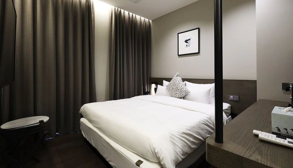 Kynd Hotel