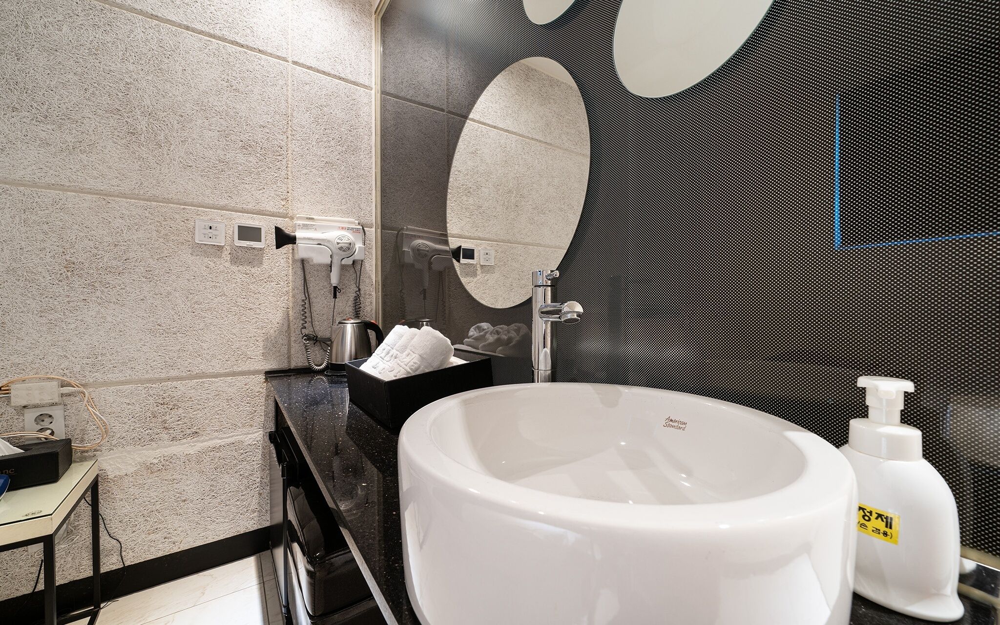 Taereung Leblanc Hotel