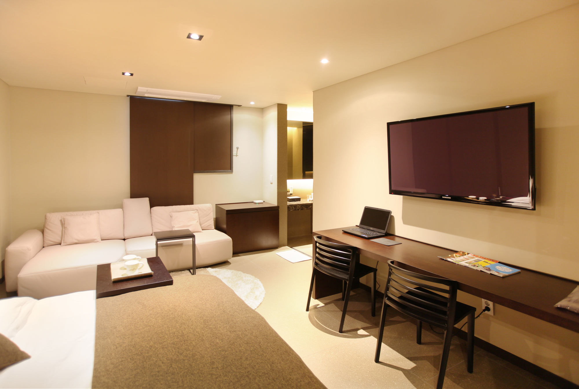 Vine Hotel