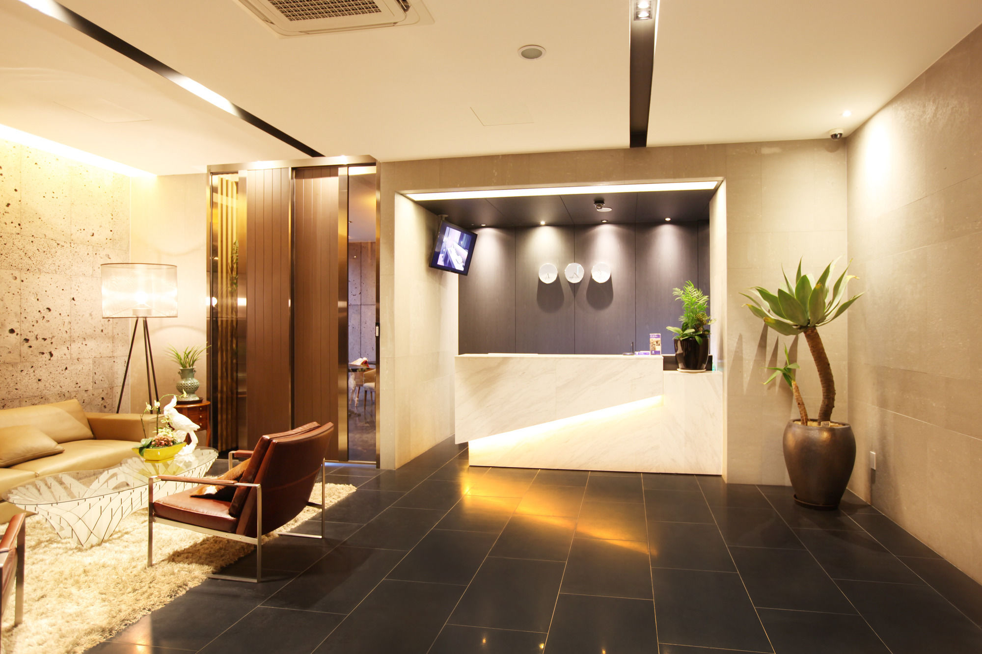 Vine Hotel