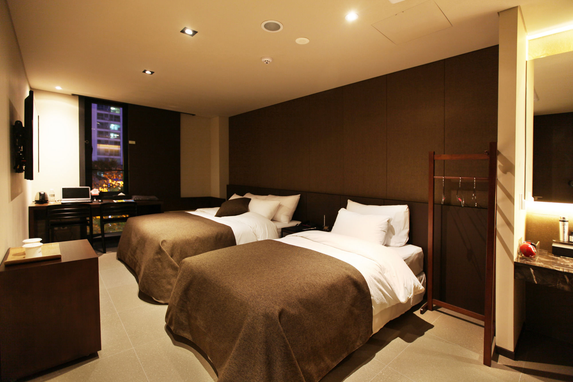 Vine Hotel
