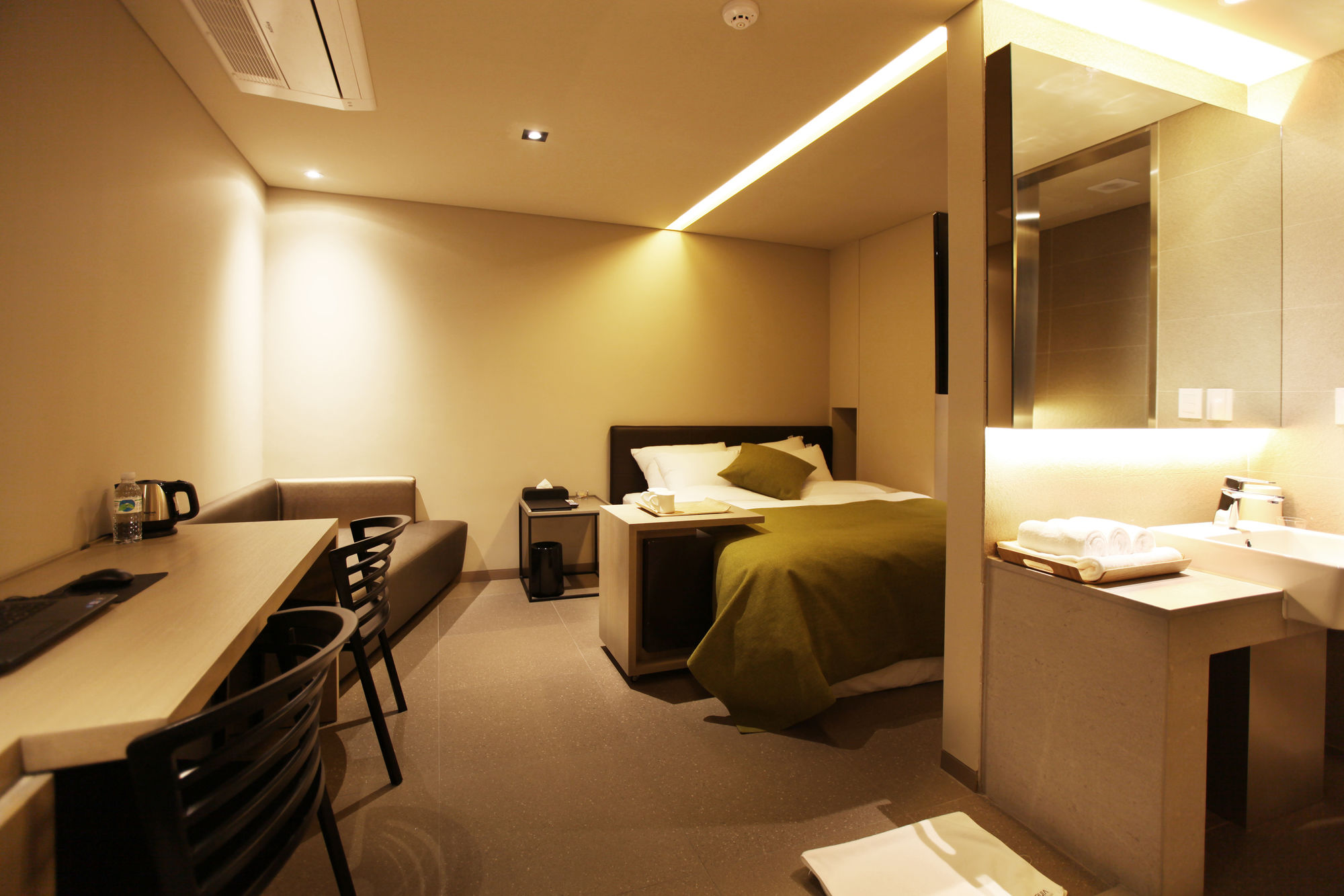 Vine Hotel