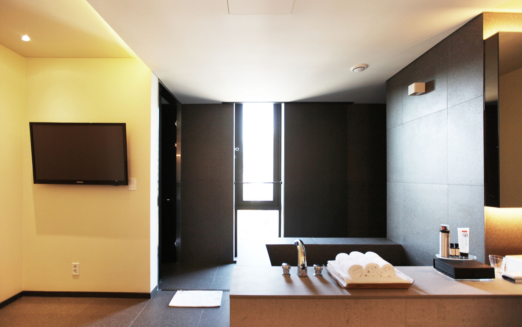 Vine Hotel
