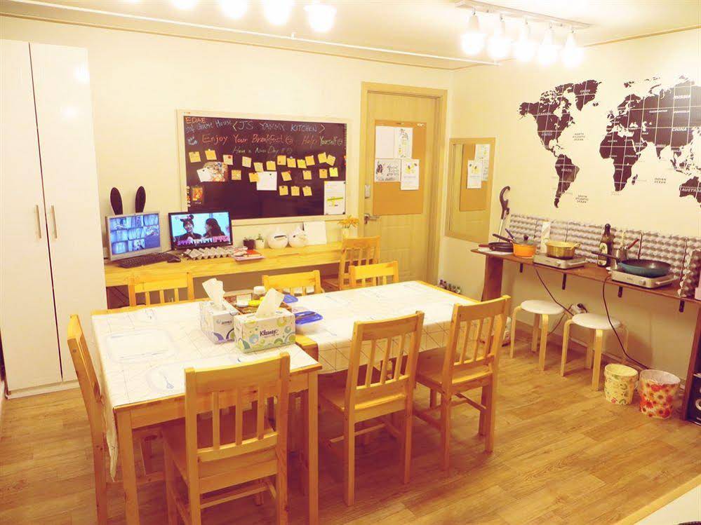 24 Guesthouse Edae