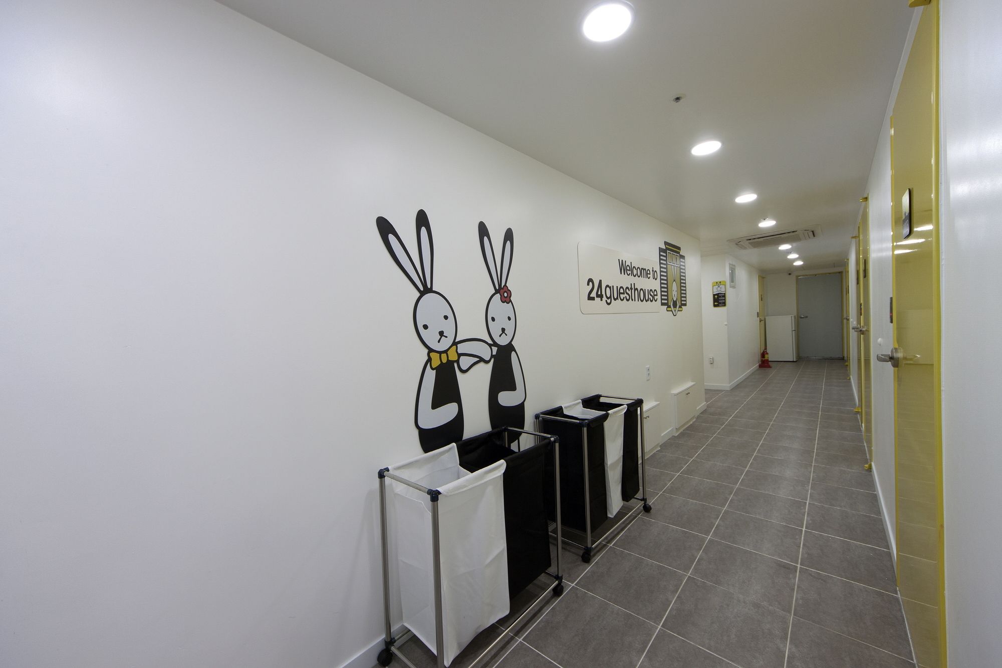 24 Guesthouse Myeongdong Town