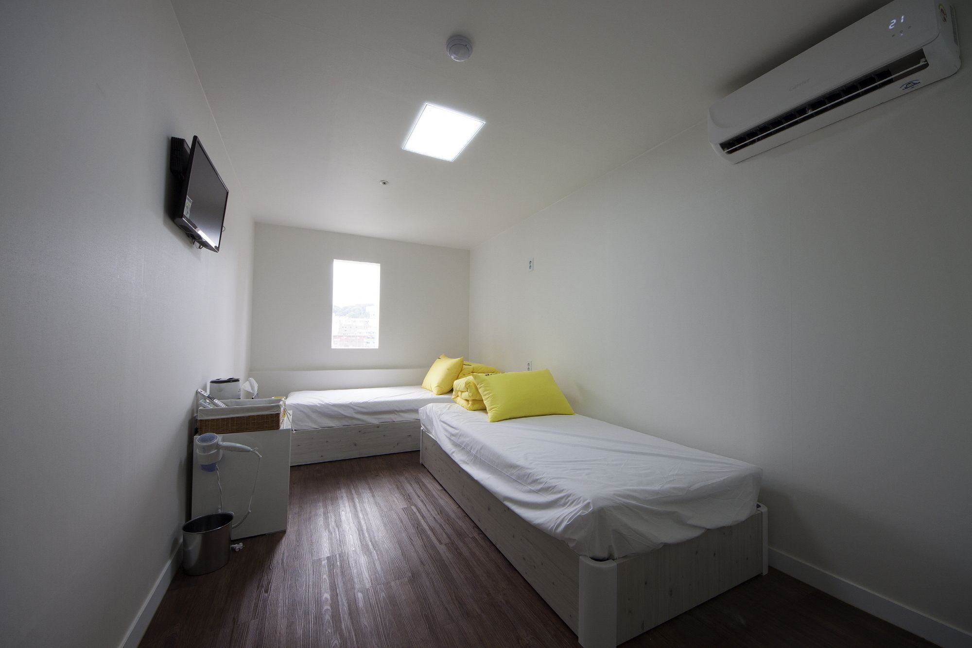 24 Guesthouse Myeongdong Town