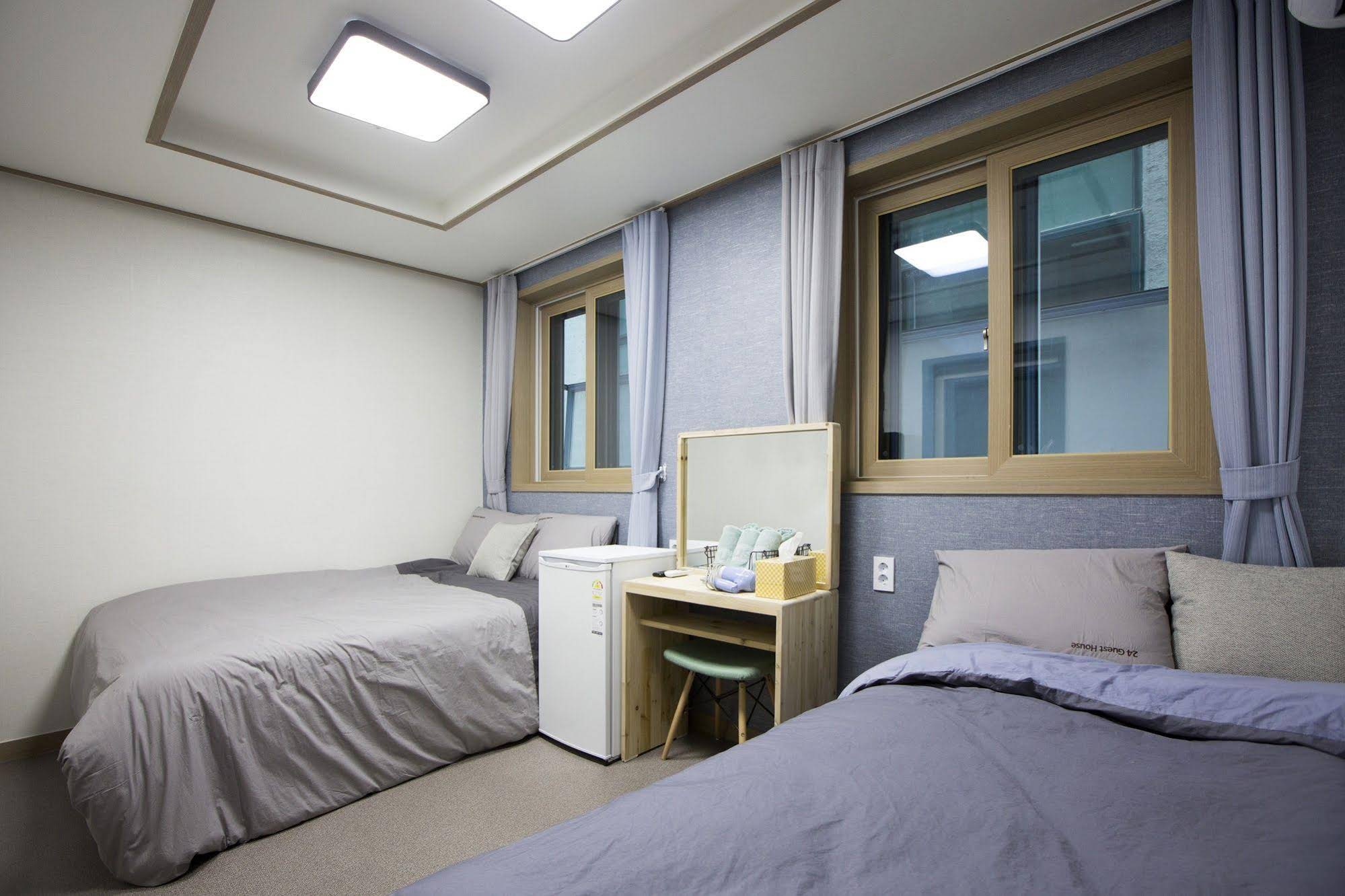 24 Guesthouse Sinchon