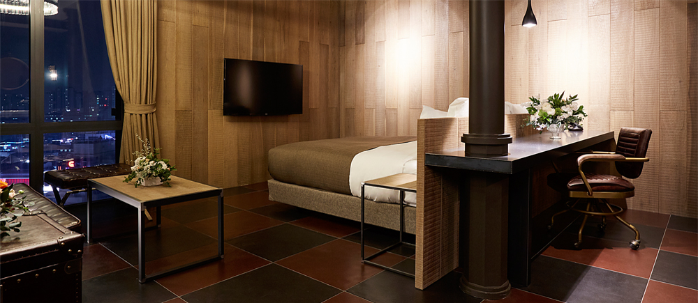 9 Brick Hotel