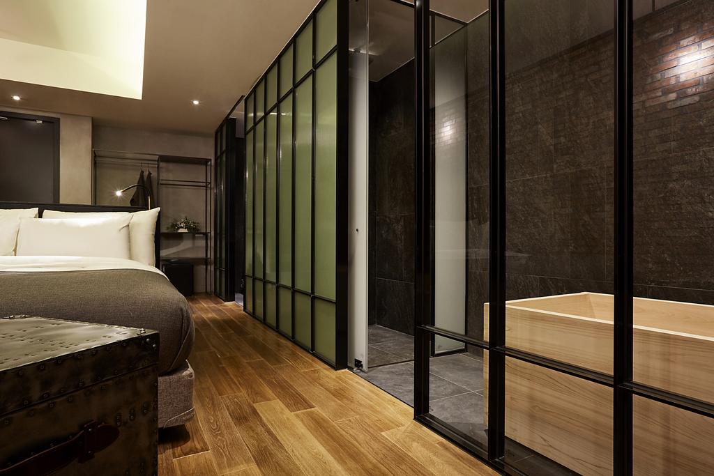 9 Brick Hotel