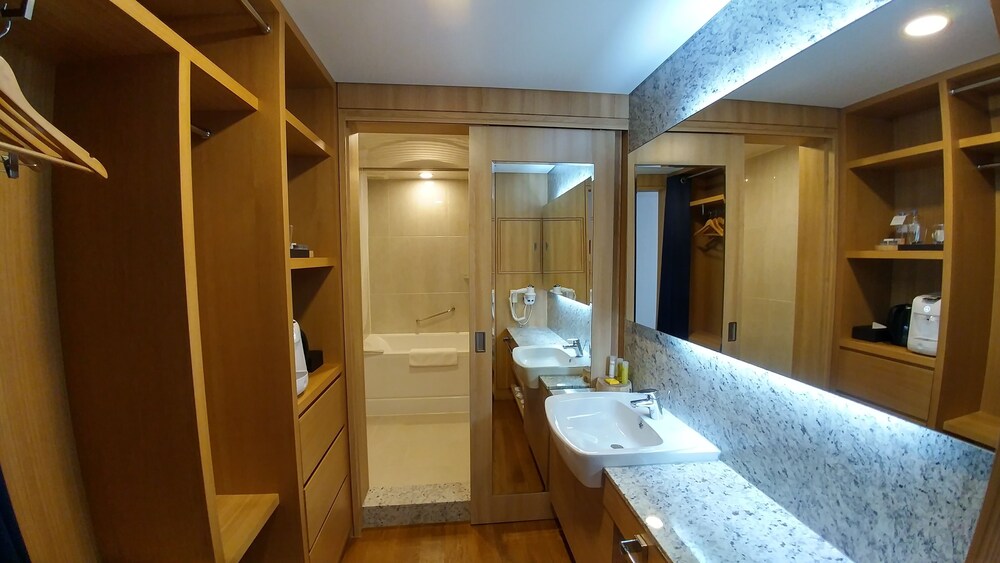 Acube Hotel