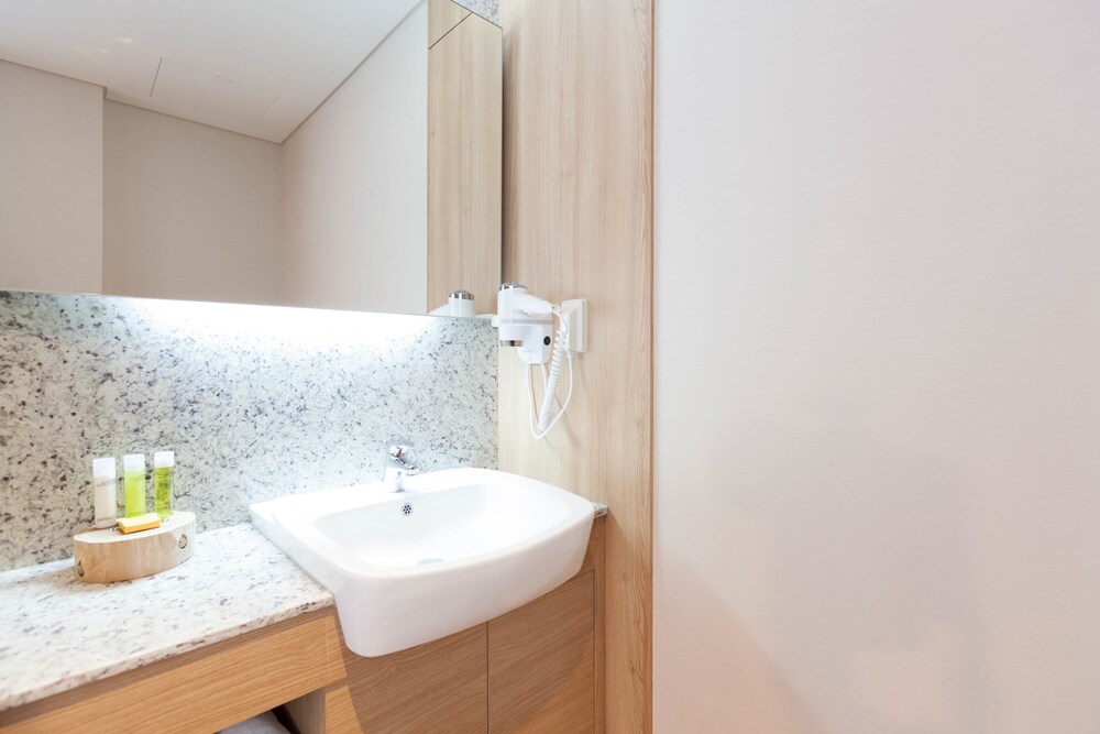 Acube Hotel