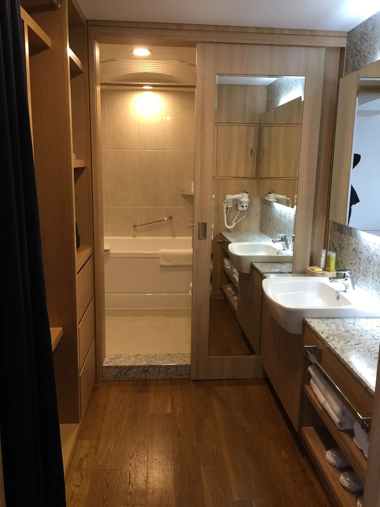 Acube Hotel