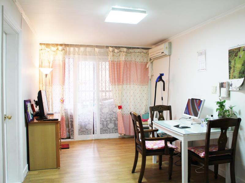 Artist 77 House