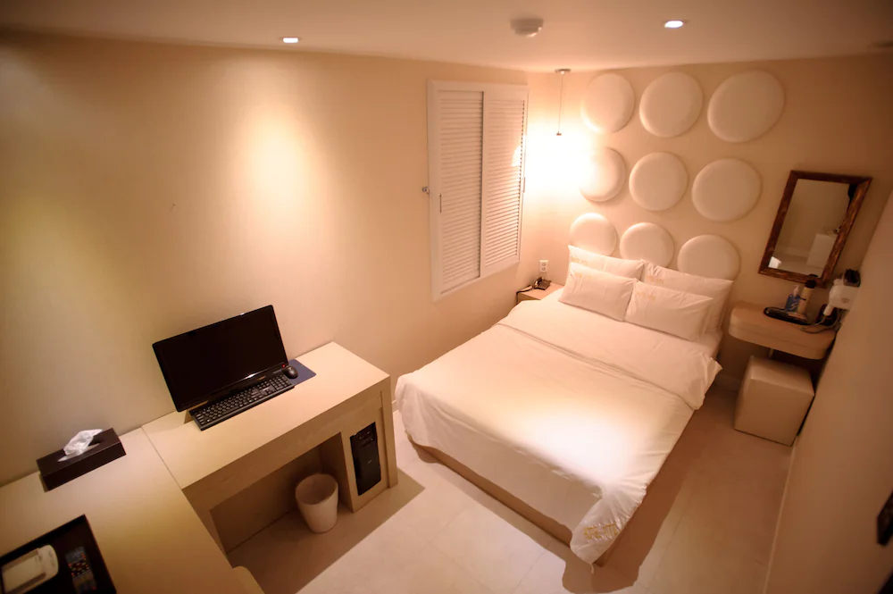 Atti Guesthouse