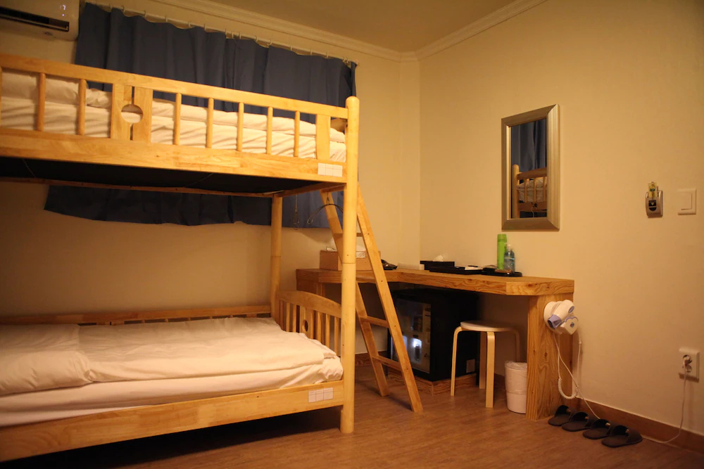 Atti Guesthouse