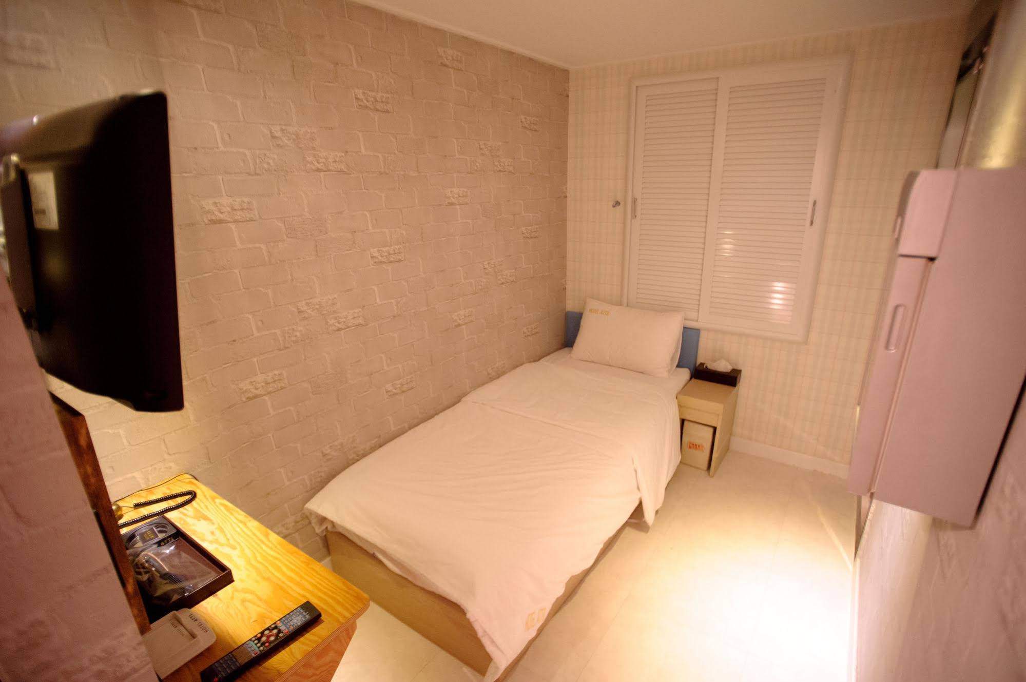 Atti Guesthouse