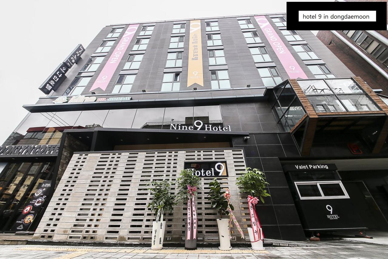 Hotel 9