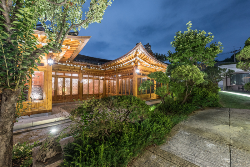 Bonum 1957 Hanok Stay and Hotel