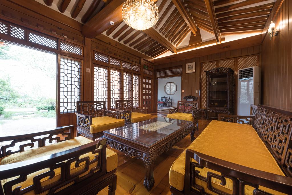 Bonum 1957 Hanok Stay and Hotel