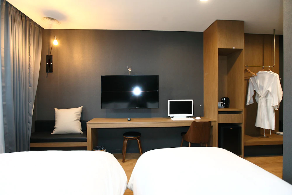 Bricks Hotel