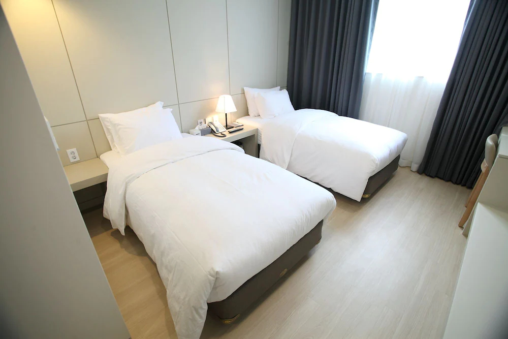Bricks Hotel