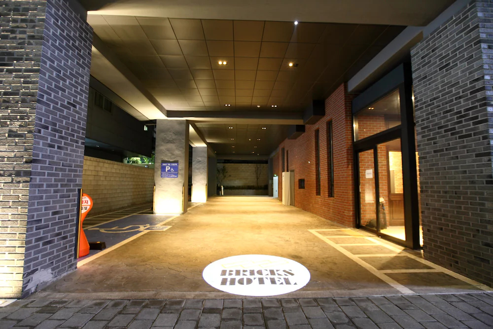 Bricks Hotel