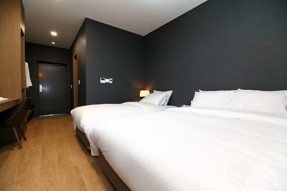 Bricks Hotel
