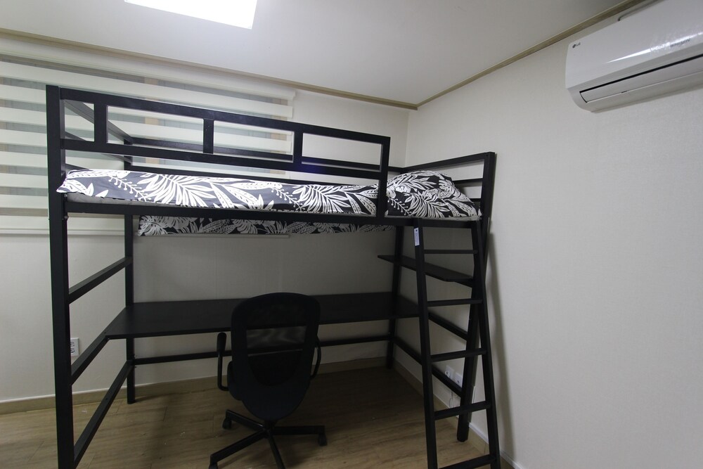 Bunk Guesthouse-Hostel2