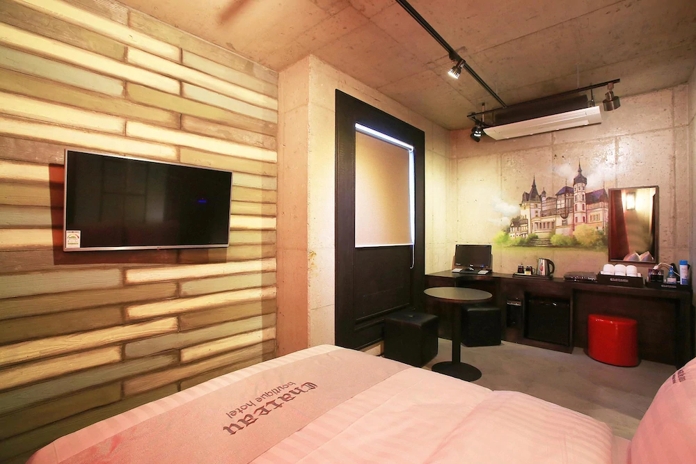 Chateau Hotel